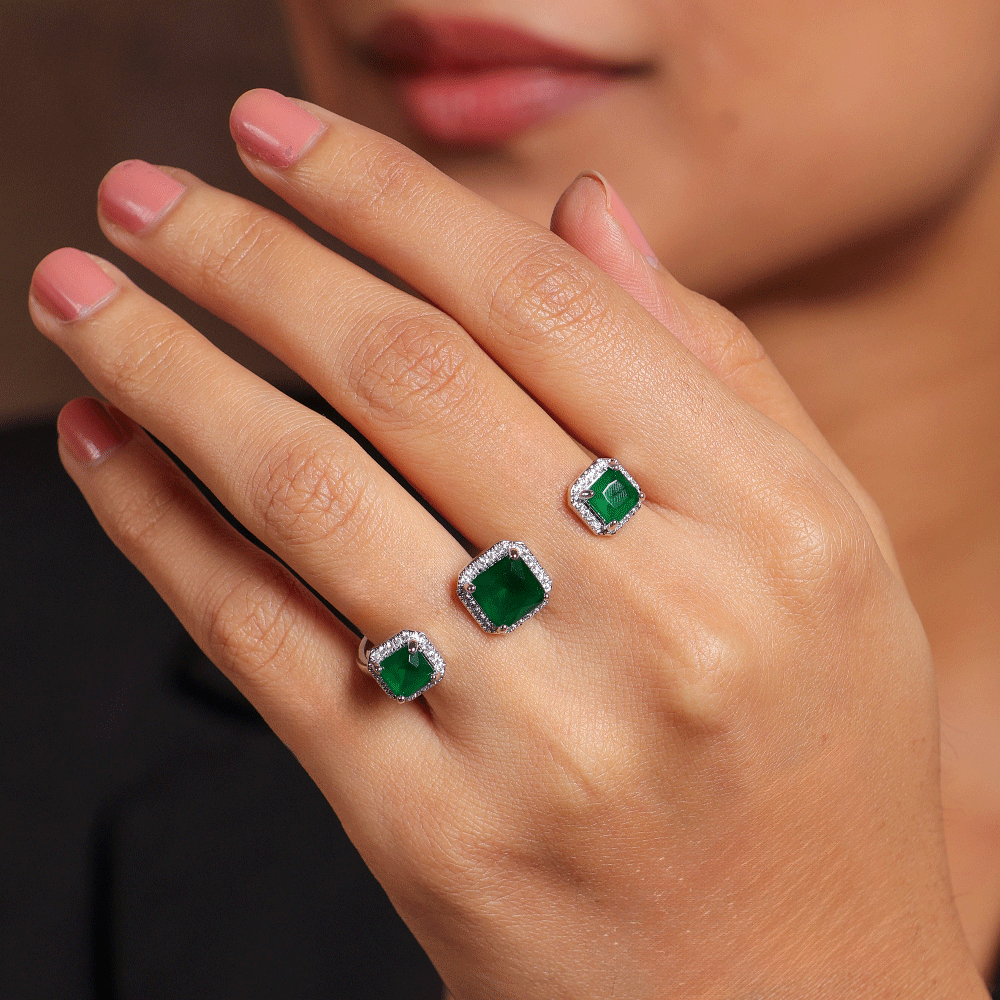 Emerald Double-Finger Ring