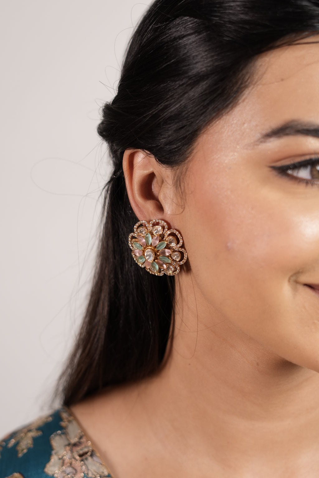 Gleaming petal Stud