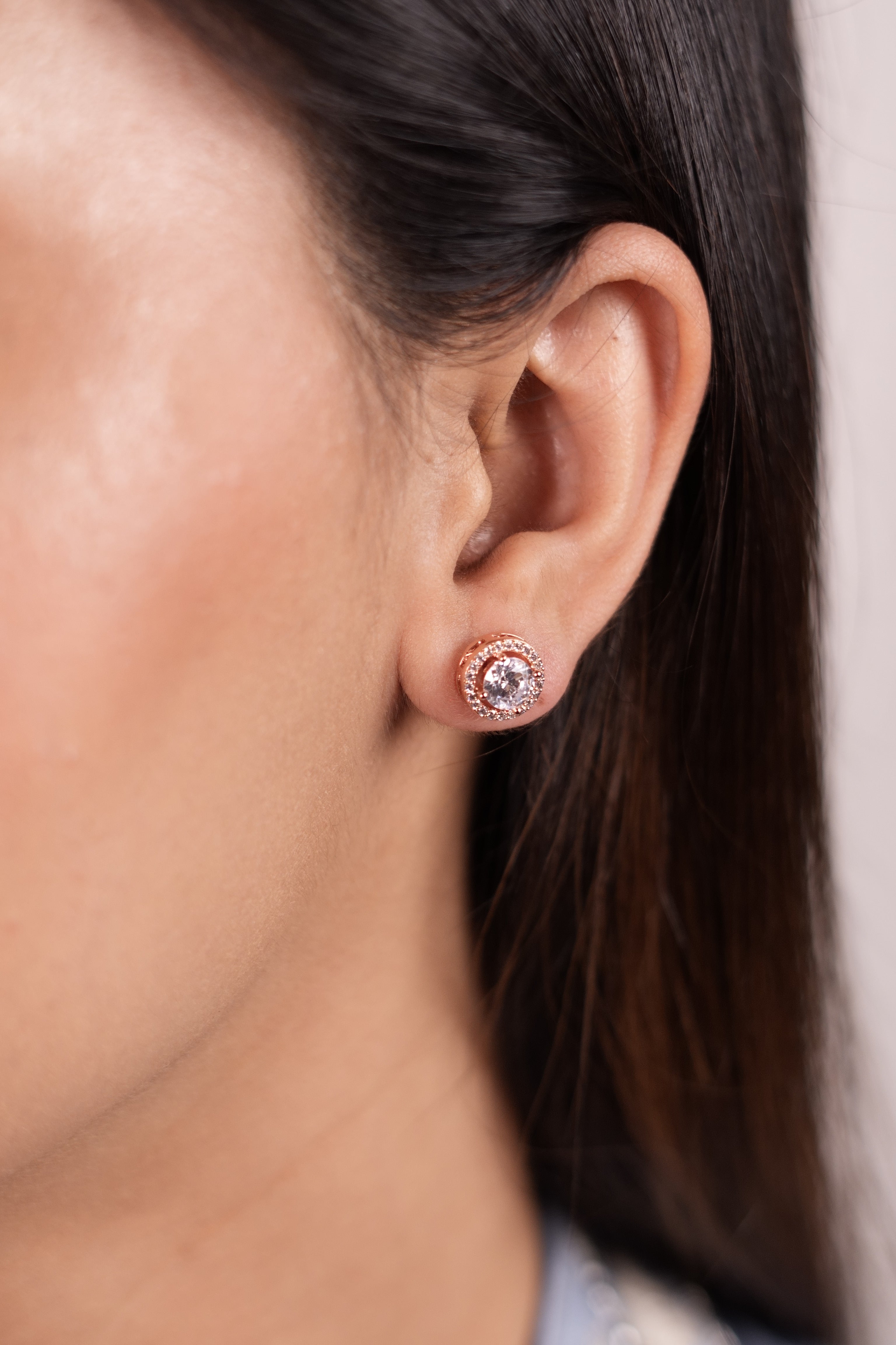 Round Jacket Rose Gold Solitaire Stud