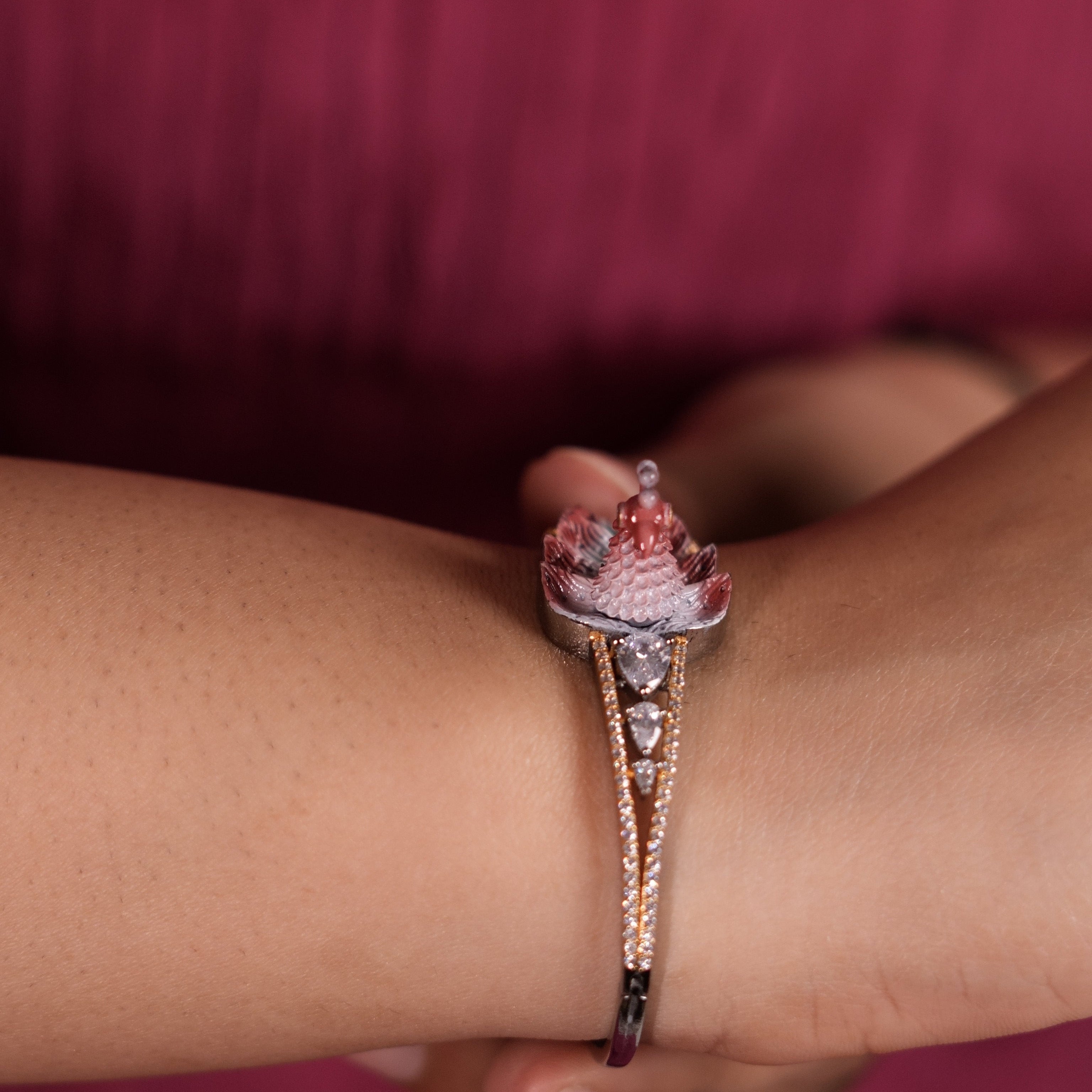 Elegant peacock bracelet