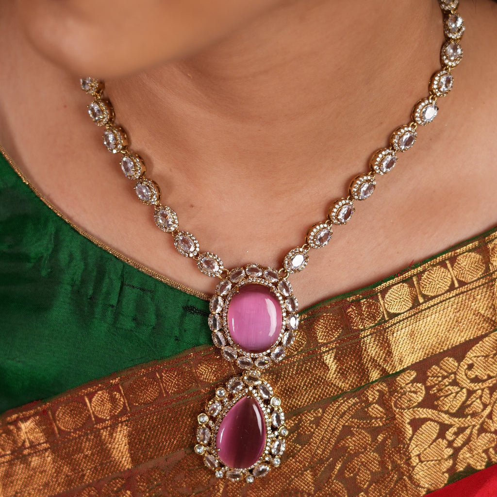 Majesty Glow Necklace