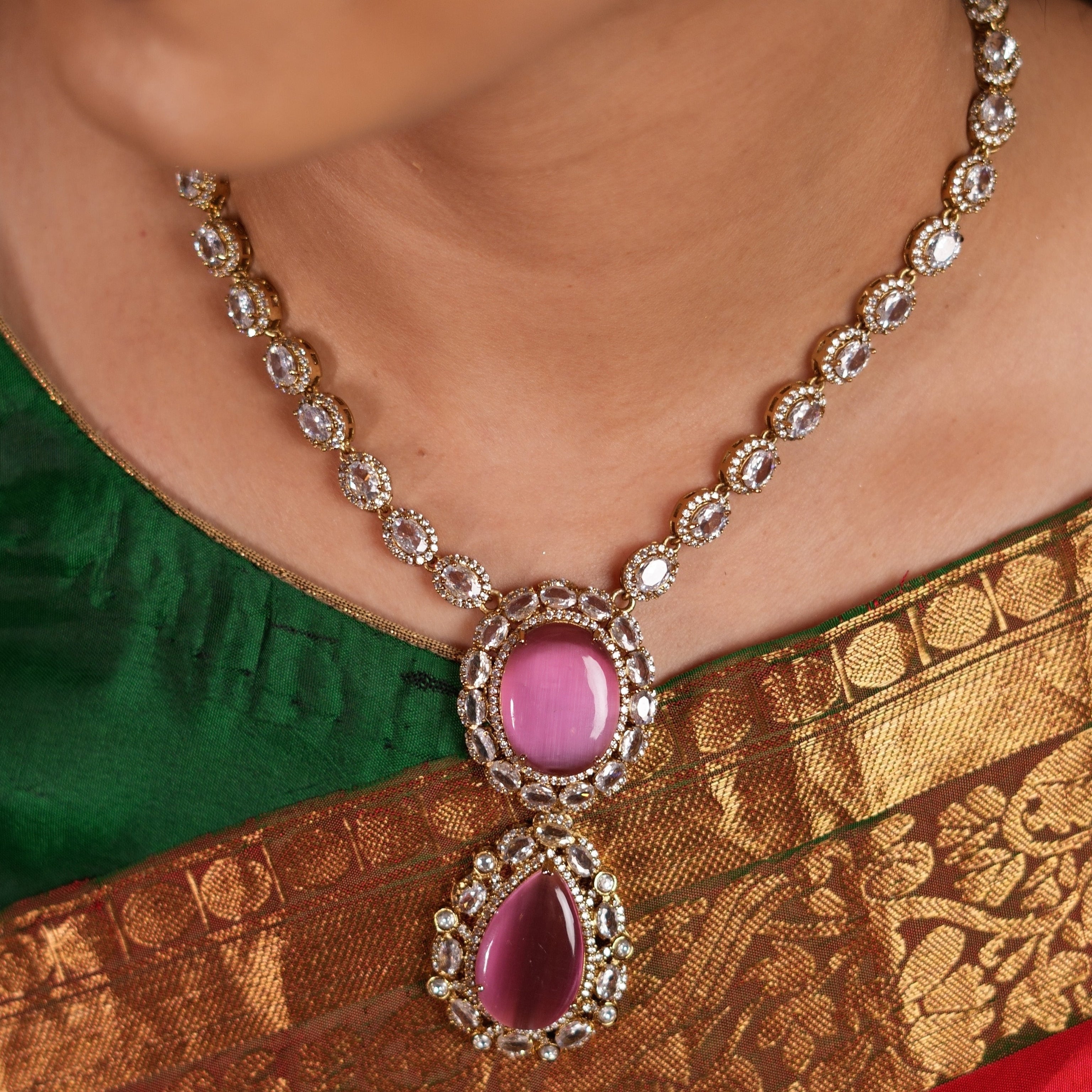 Majesty Glow Necklace