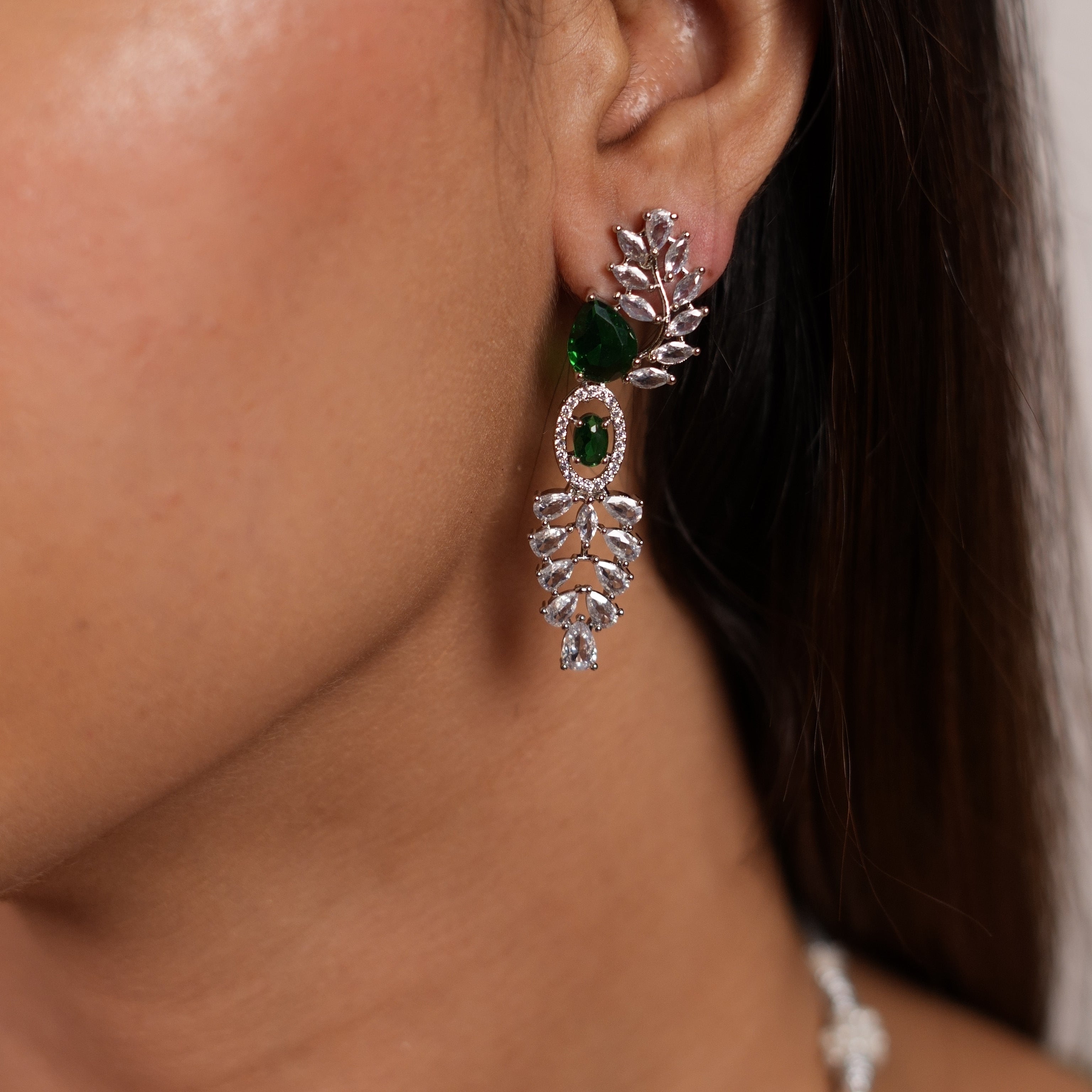 Leafy Radiance Emerald Necklace