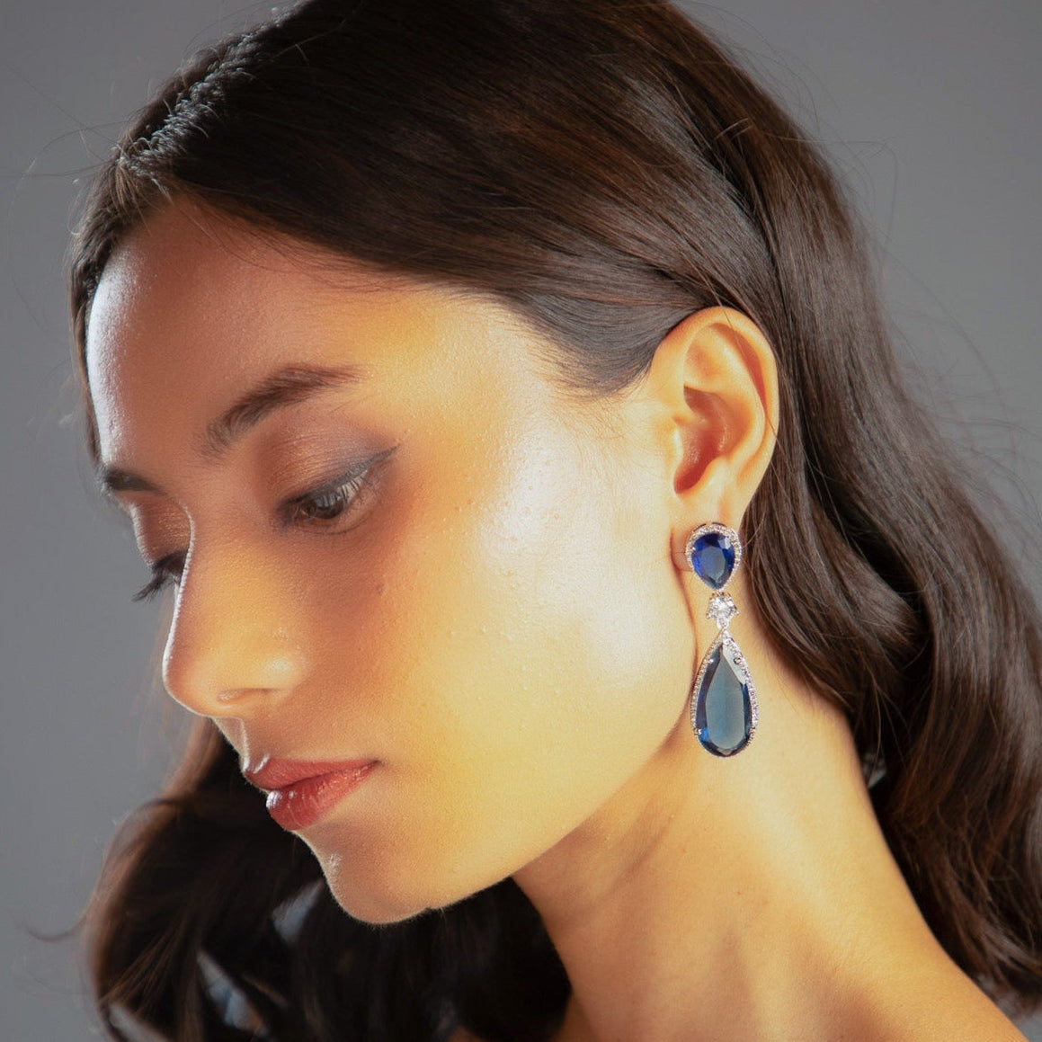 Blue sapphire teardrop