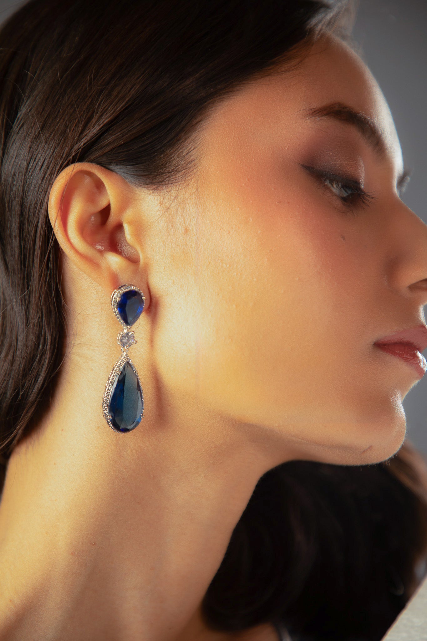 Blue sapphire teardrop