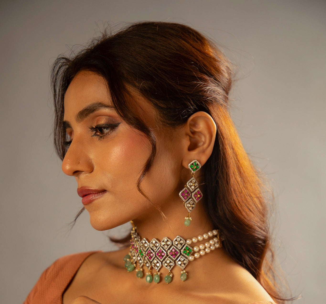 Noorvina Pearl Choker set