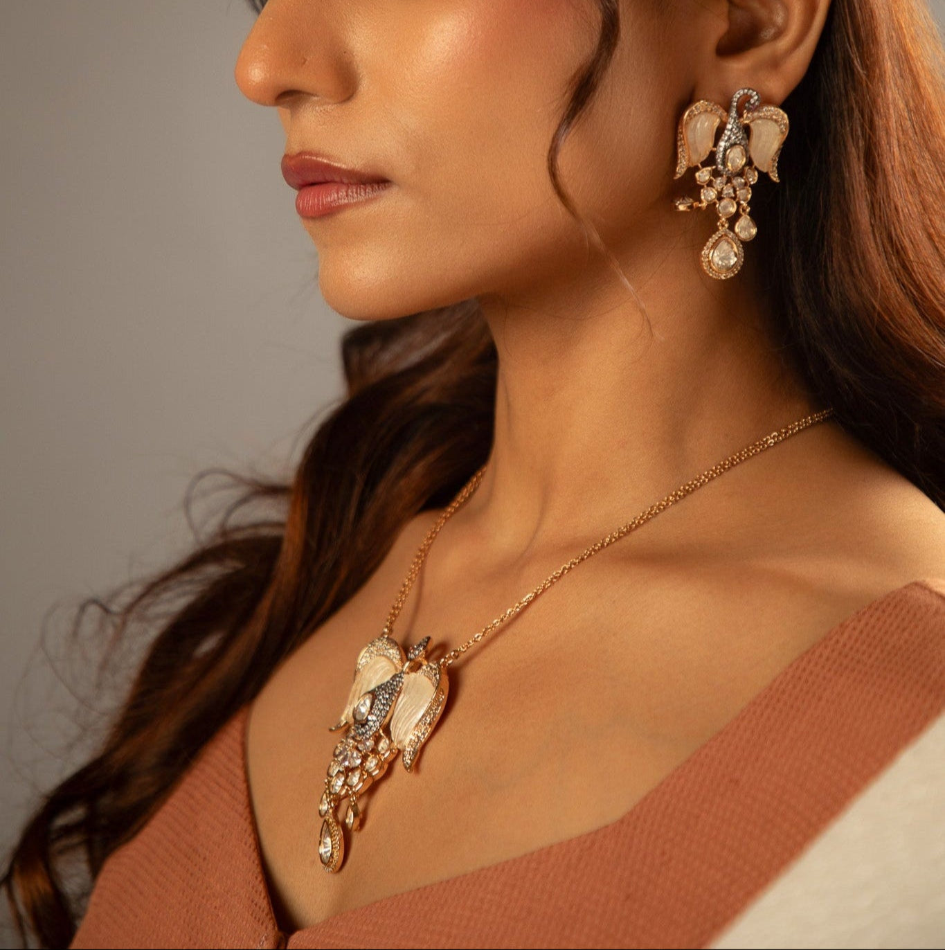 Noor e Mor pendant Set