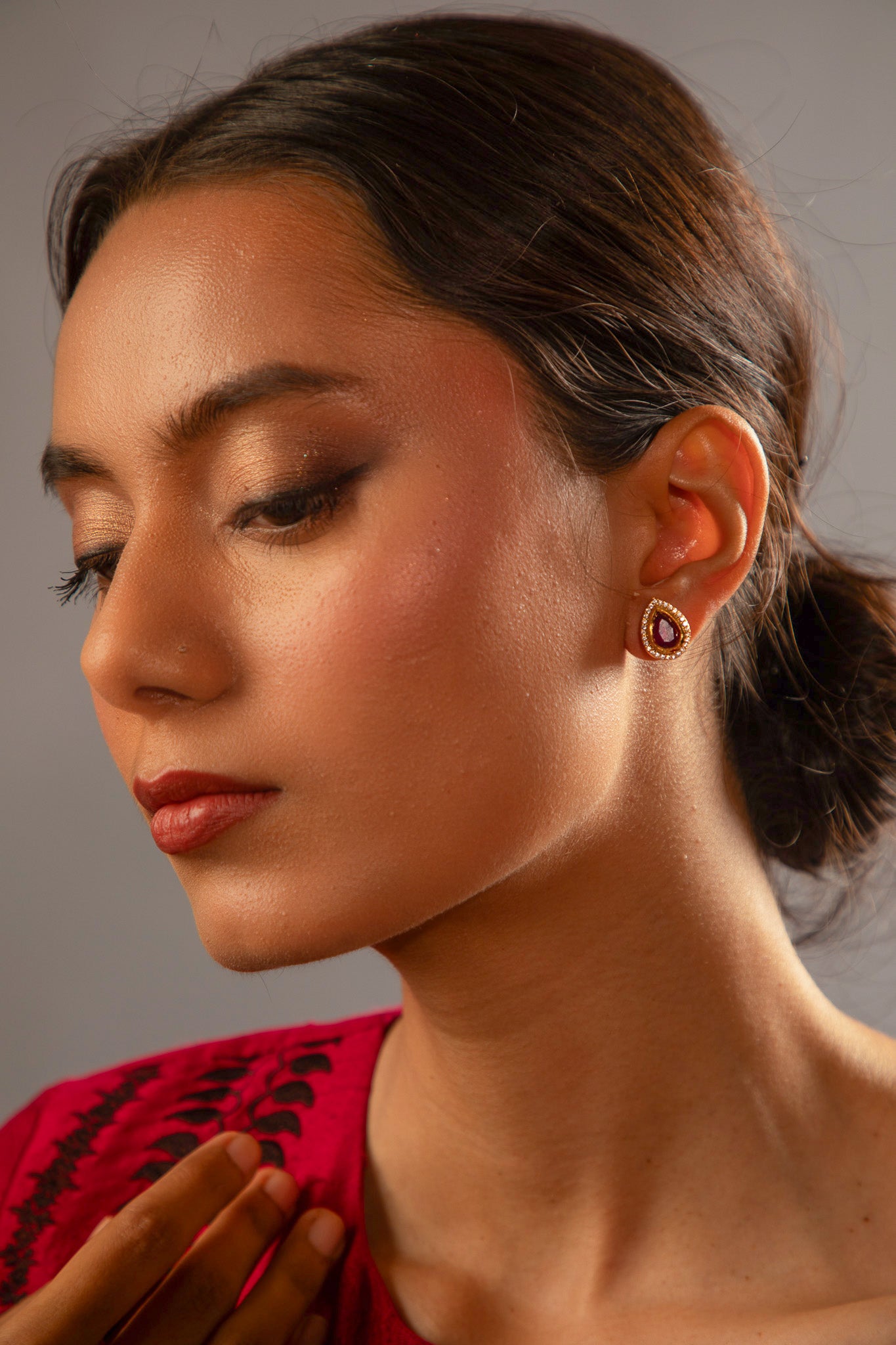 Tear drop kundan studs
