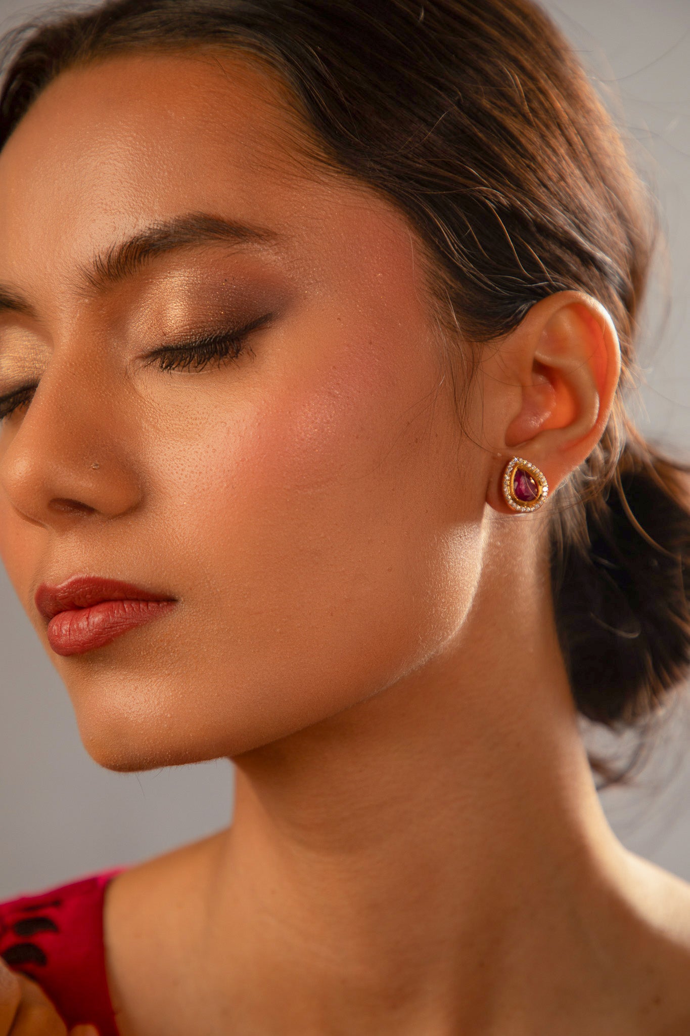 Tear drop kundan studs