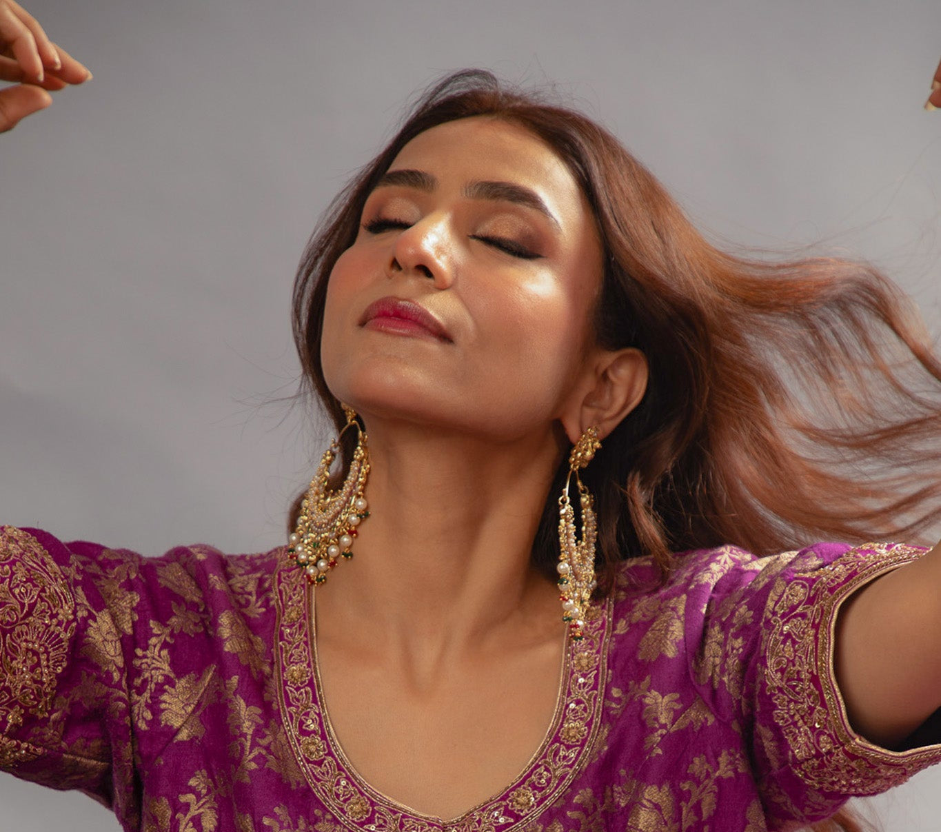 Madhuri moti jhumka navratan