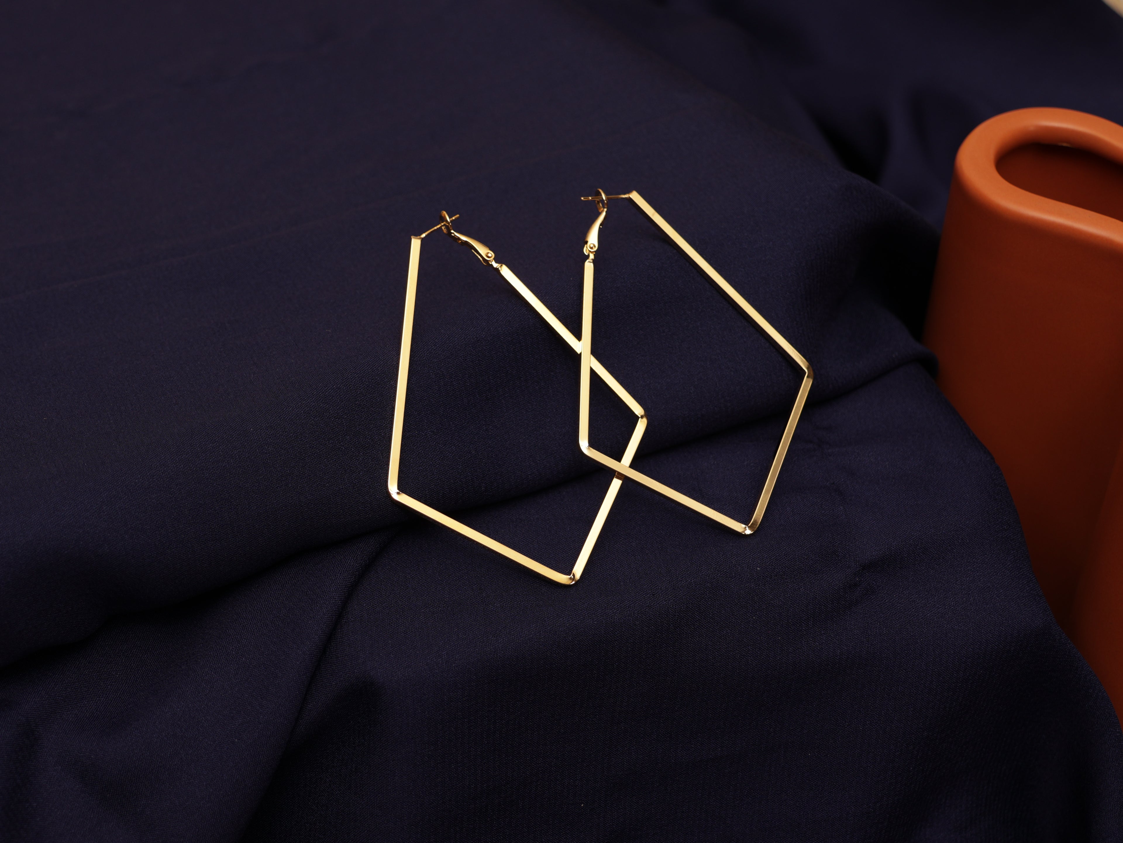 Golden prism dangler