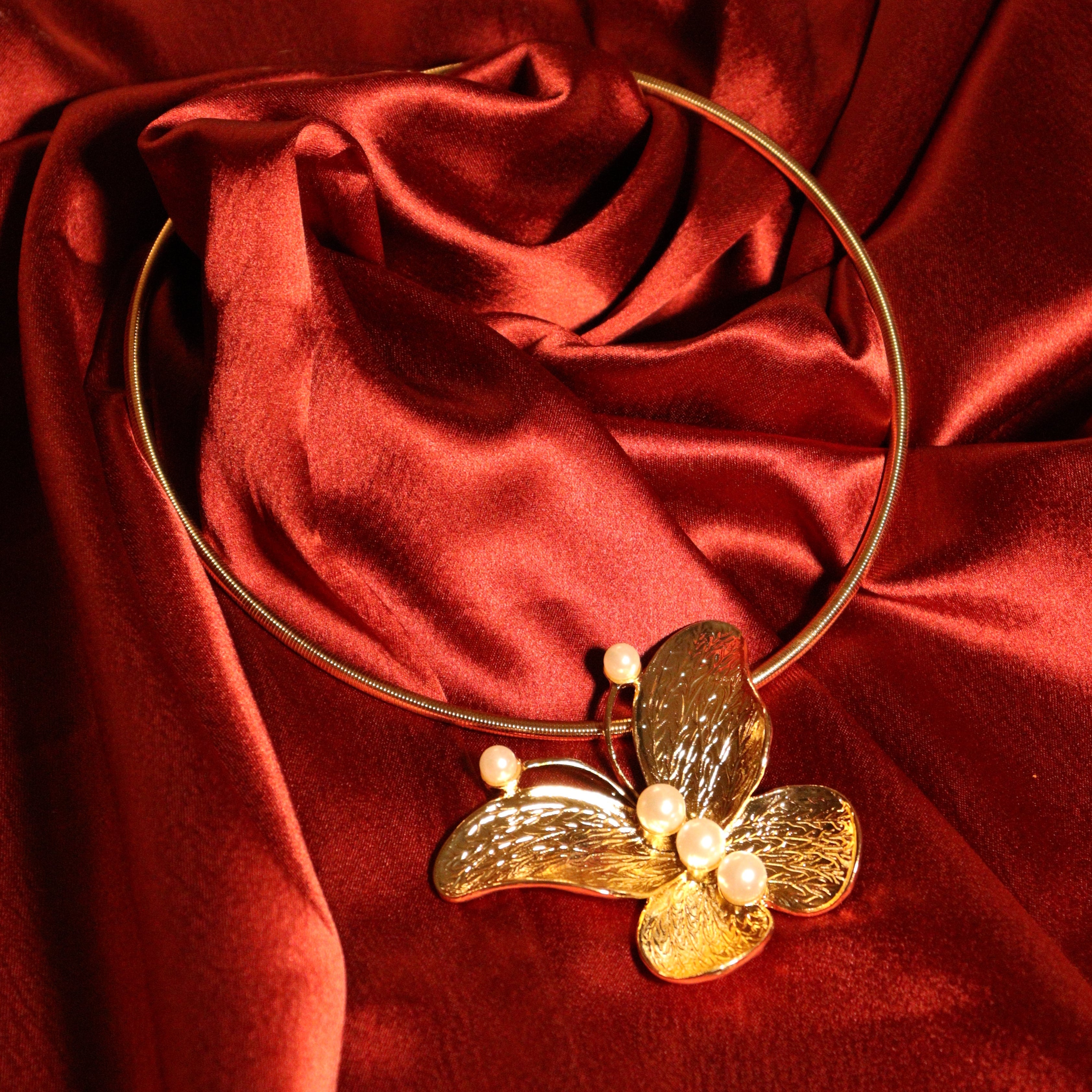 Butterfly Pearl Neckpiece