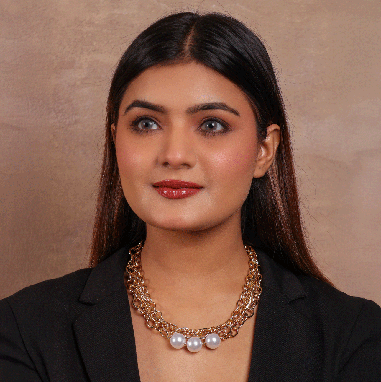 Multilayer Pearl Necklace