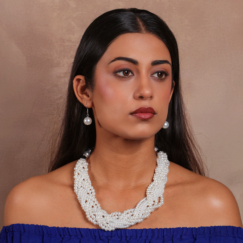 Braided pearl neckpiece