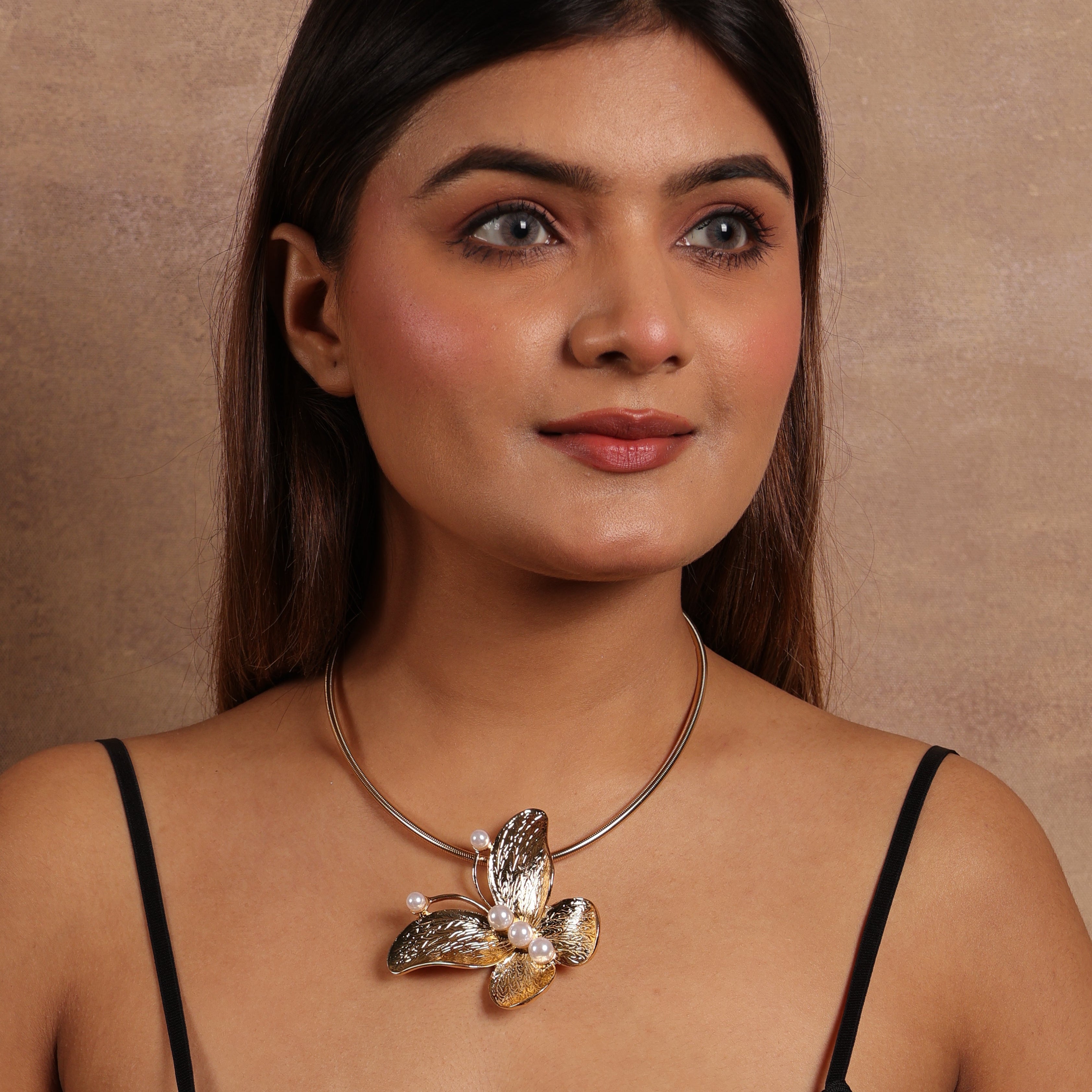 Butterfly Pearl Neckpiece