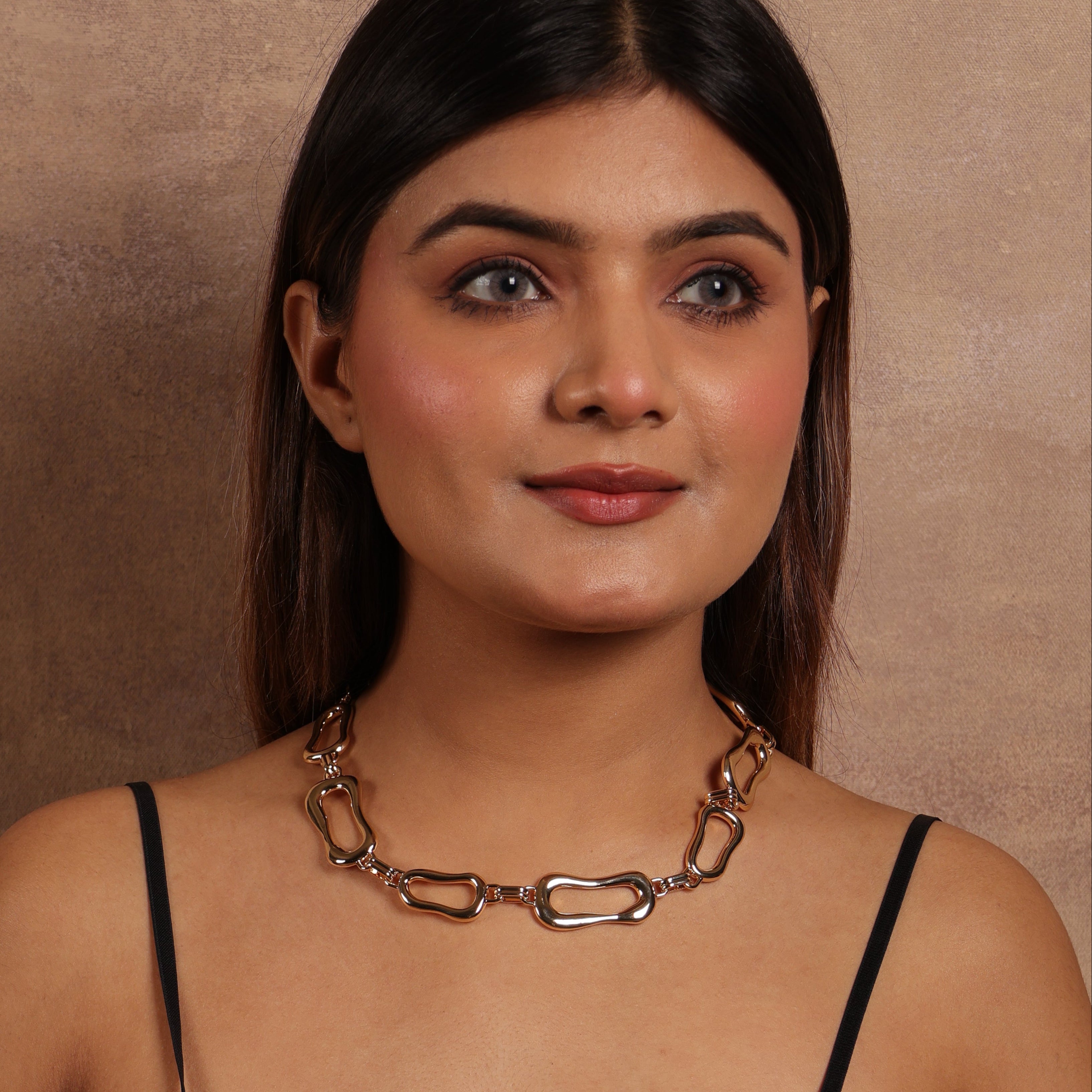 Link Chain Neckpiece