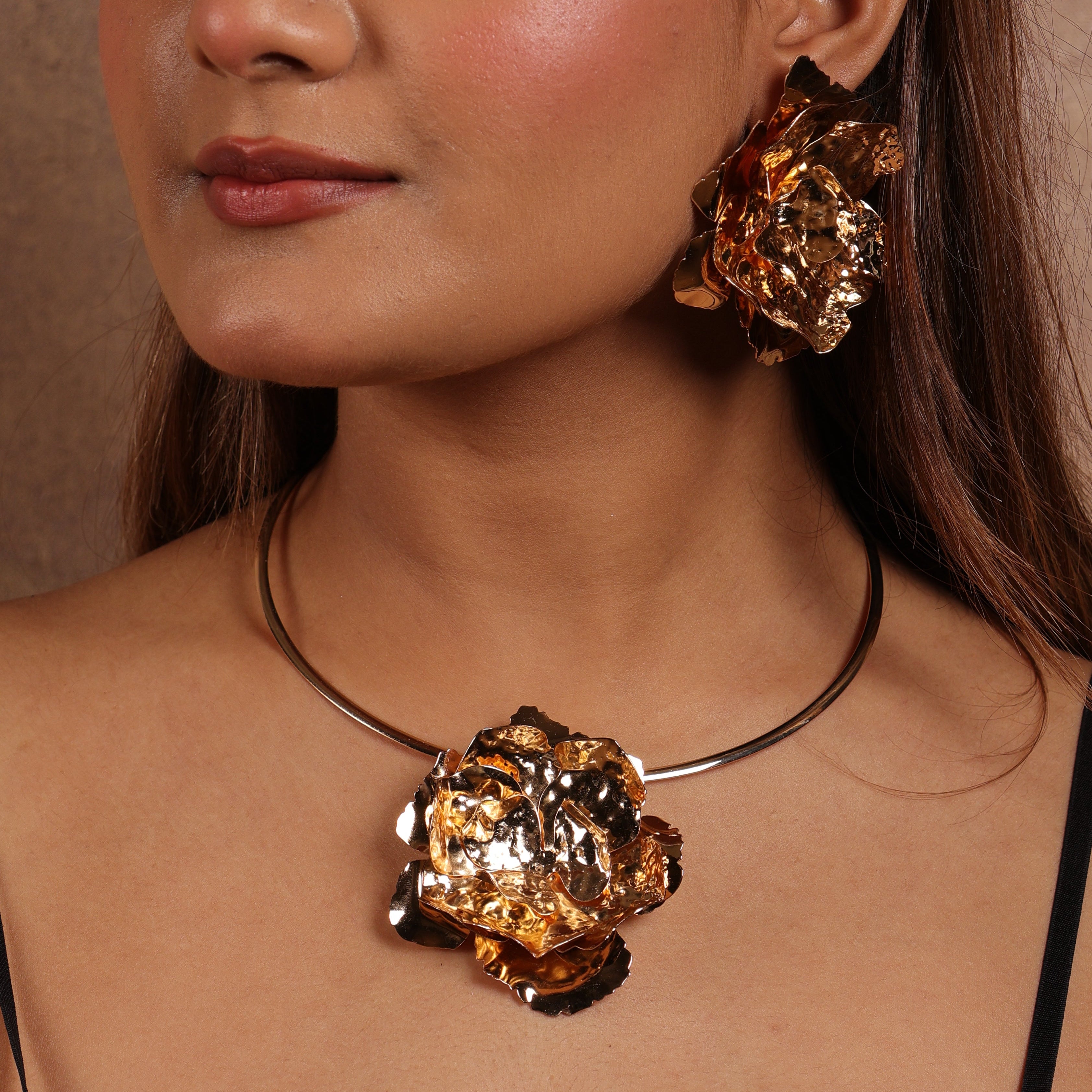 Molten Flower Necklace Set
