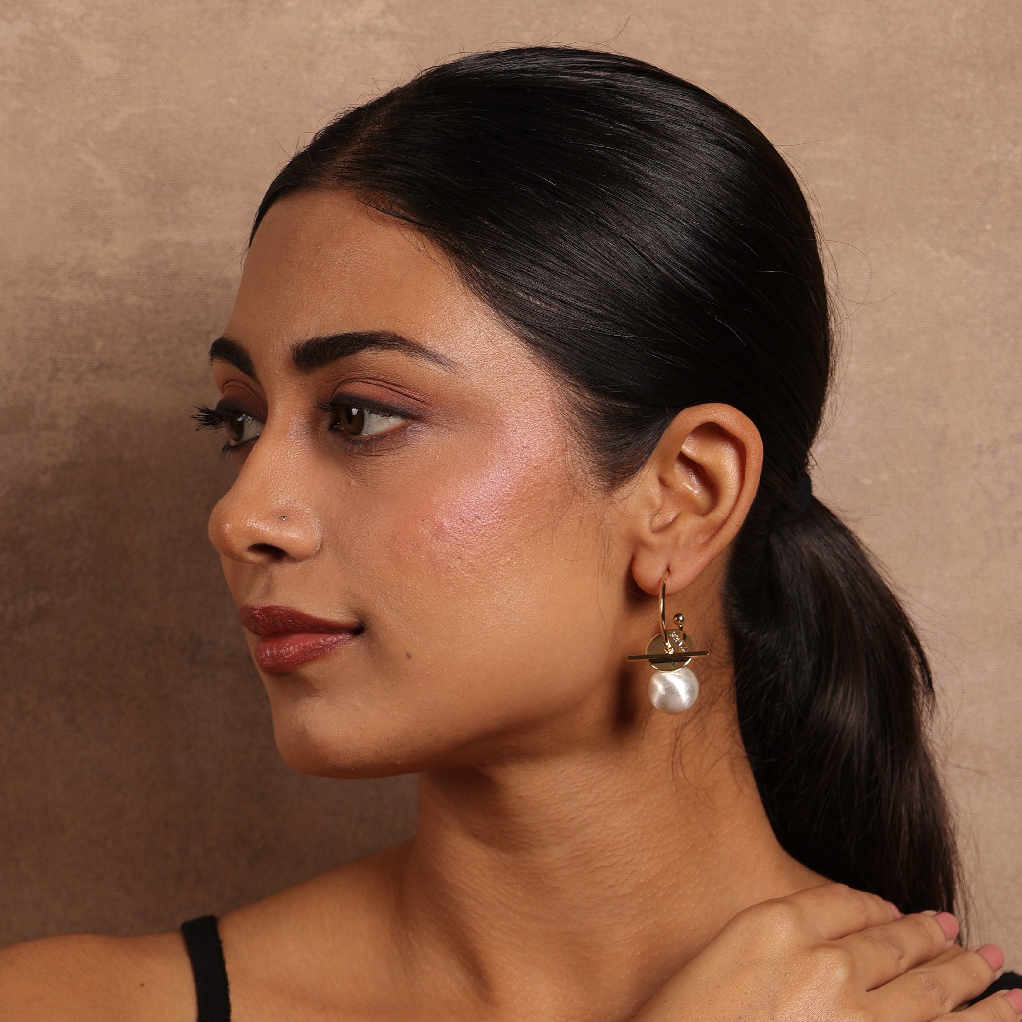 Nuance Pearl Earrings