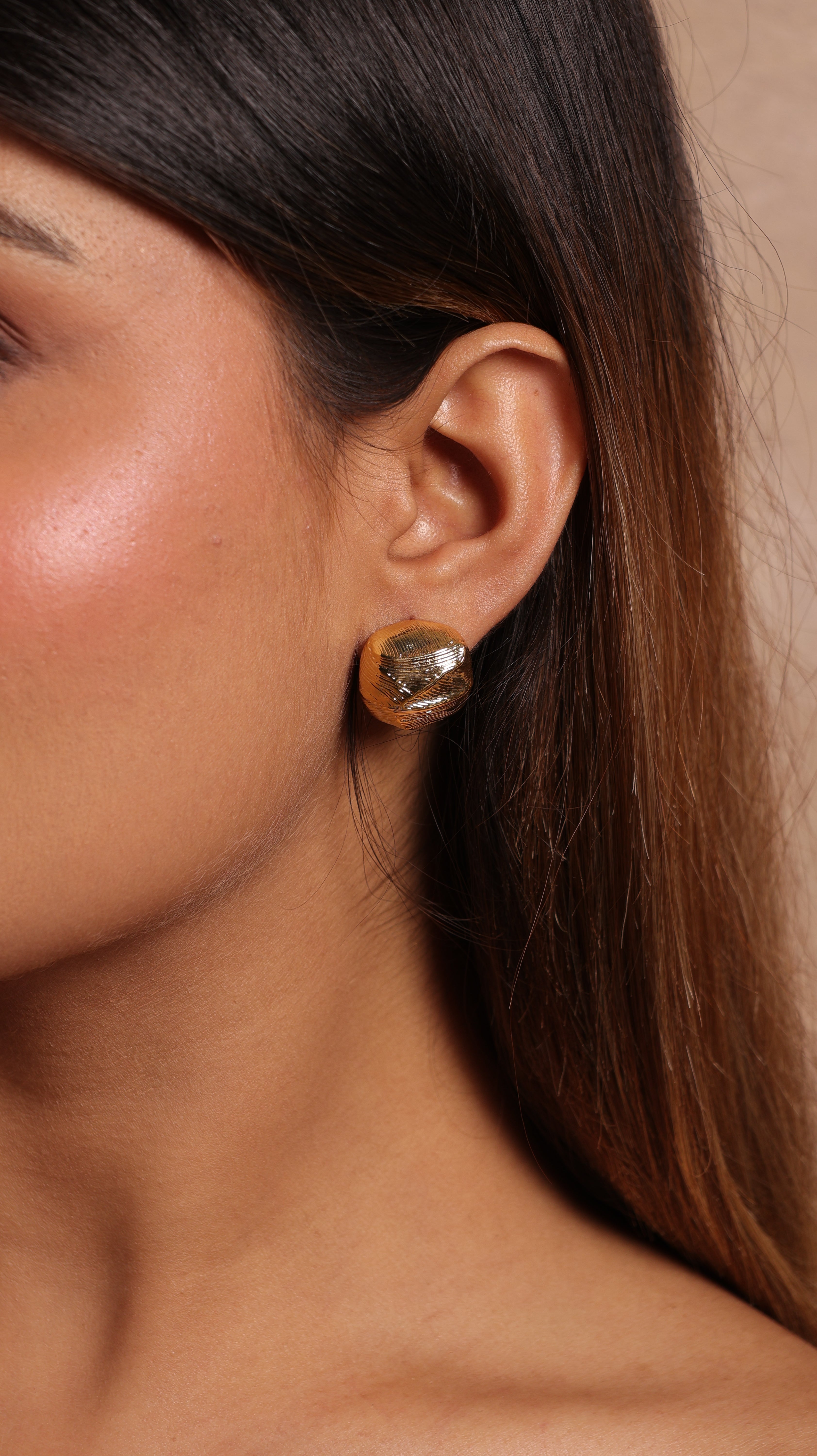 Dune Studs