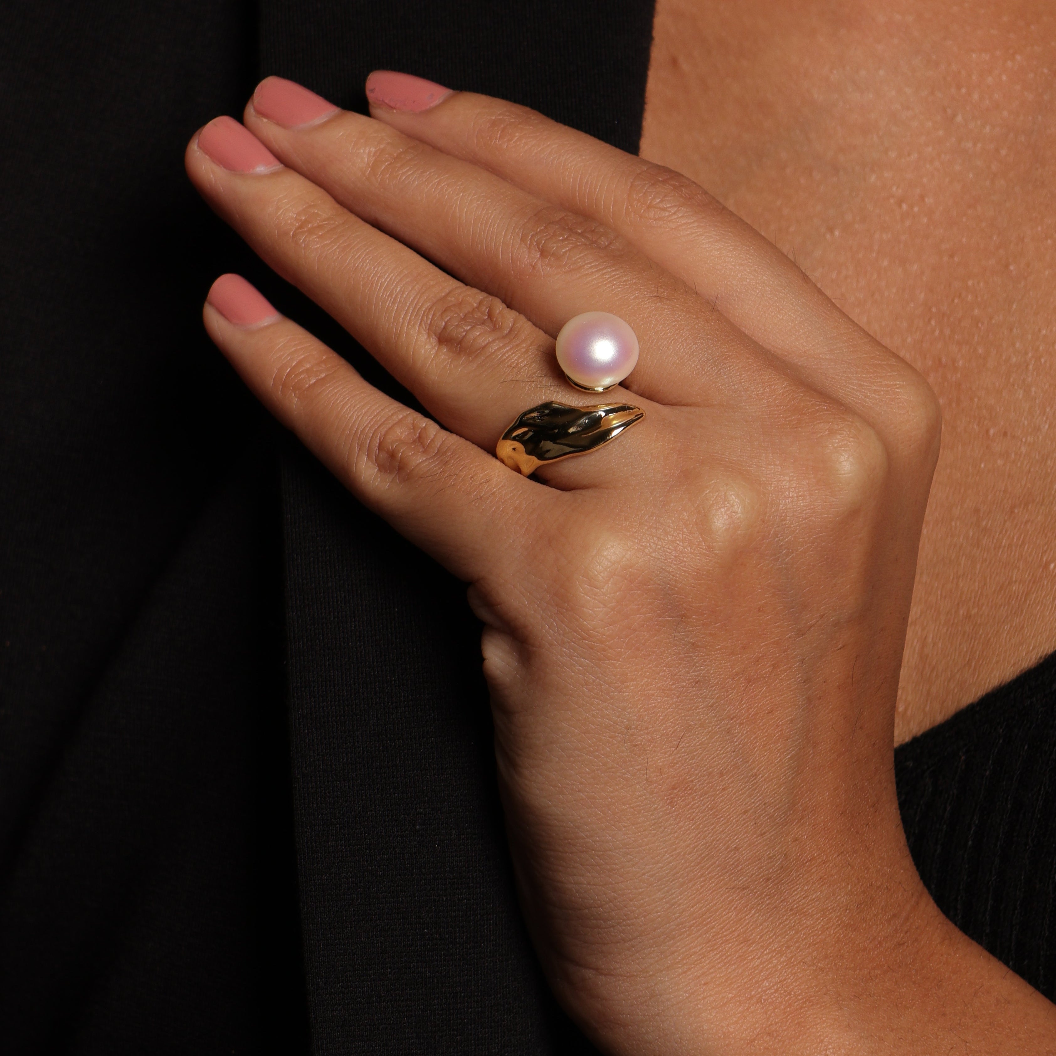 Wavy Pearl Ring