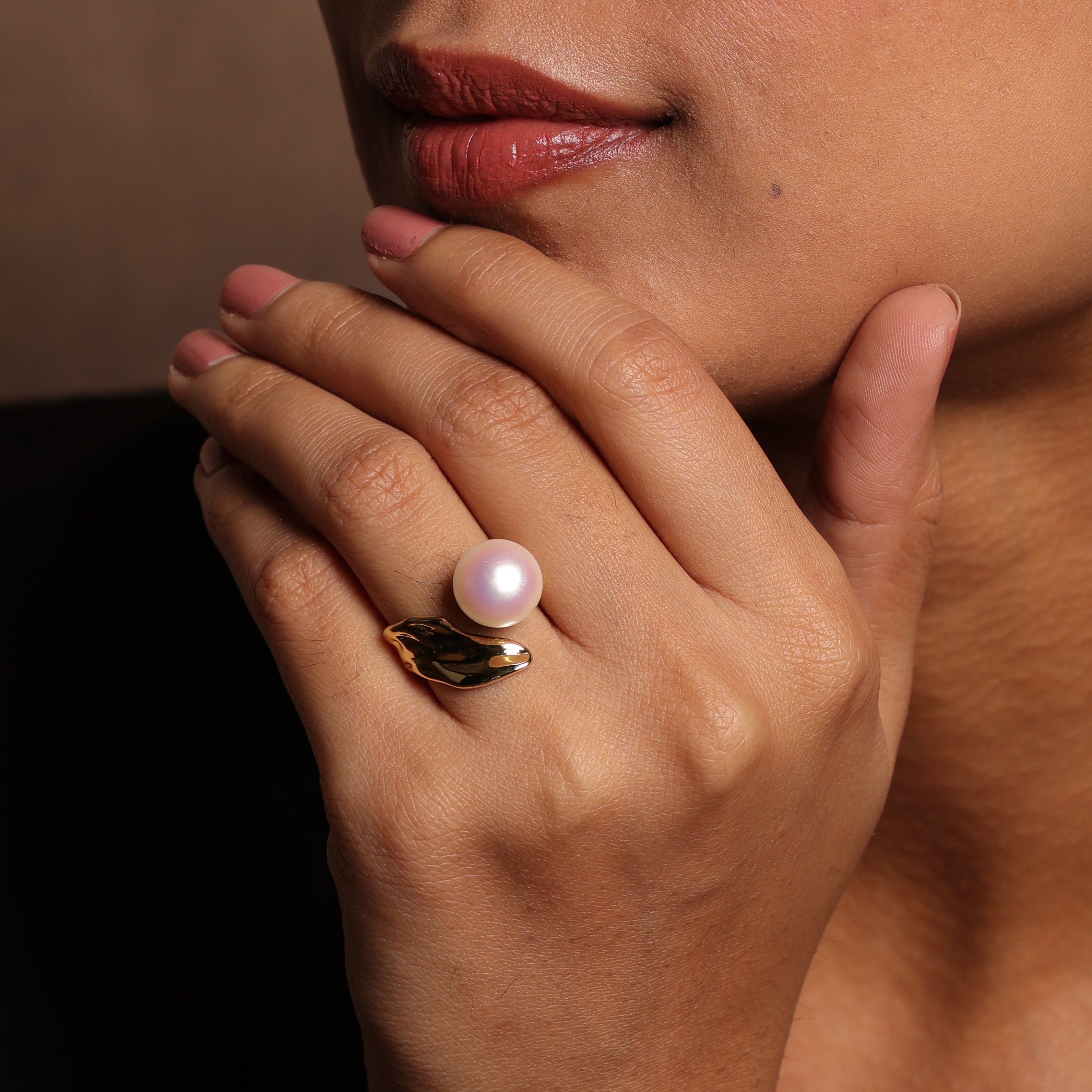 Wavy Pearl Ring