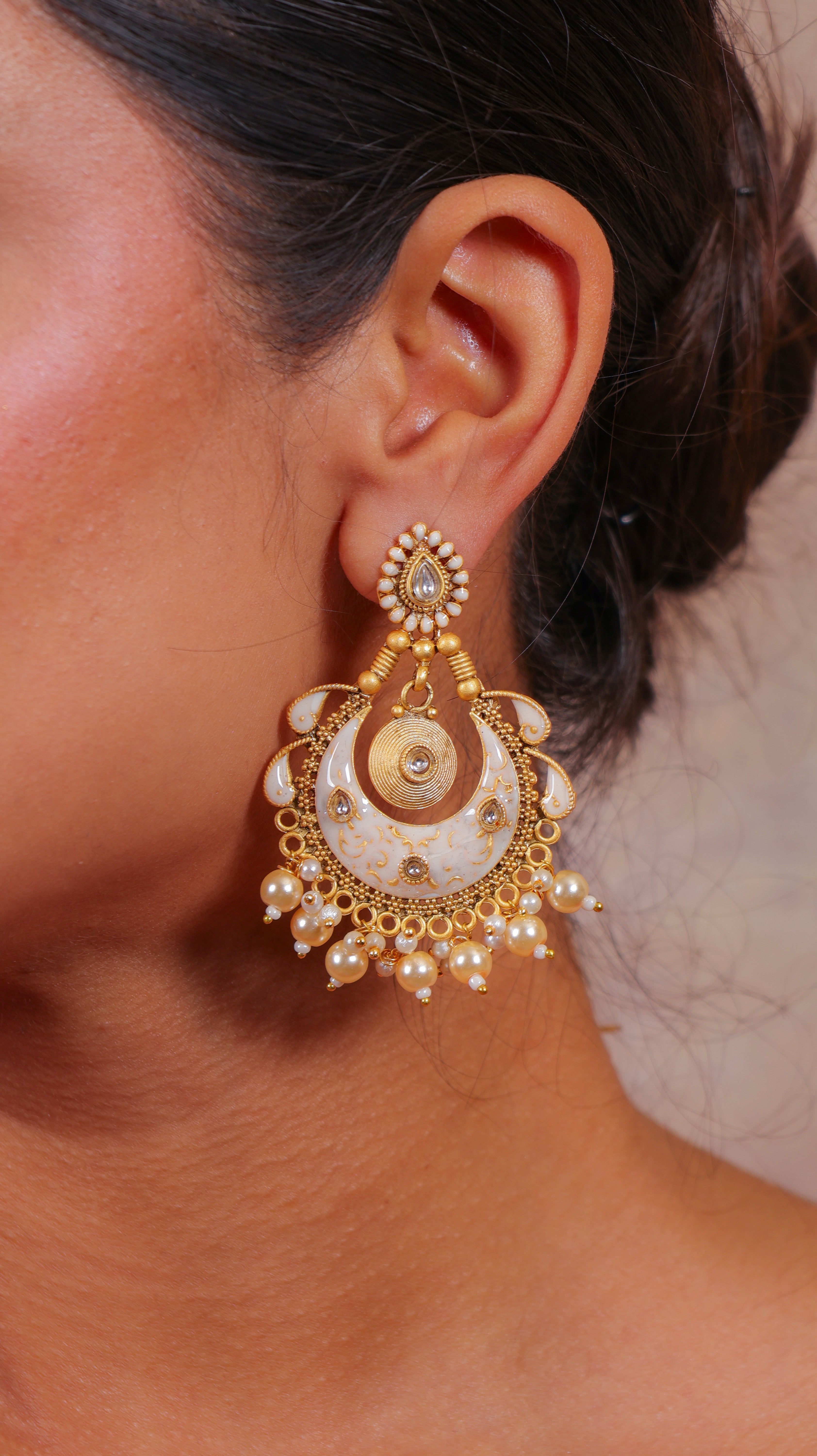 Menaakari Chandbali