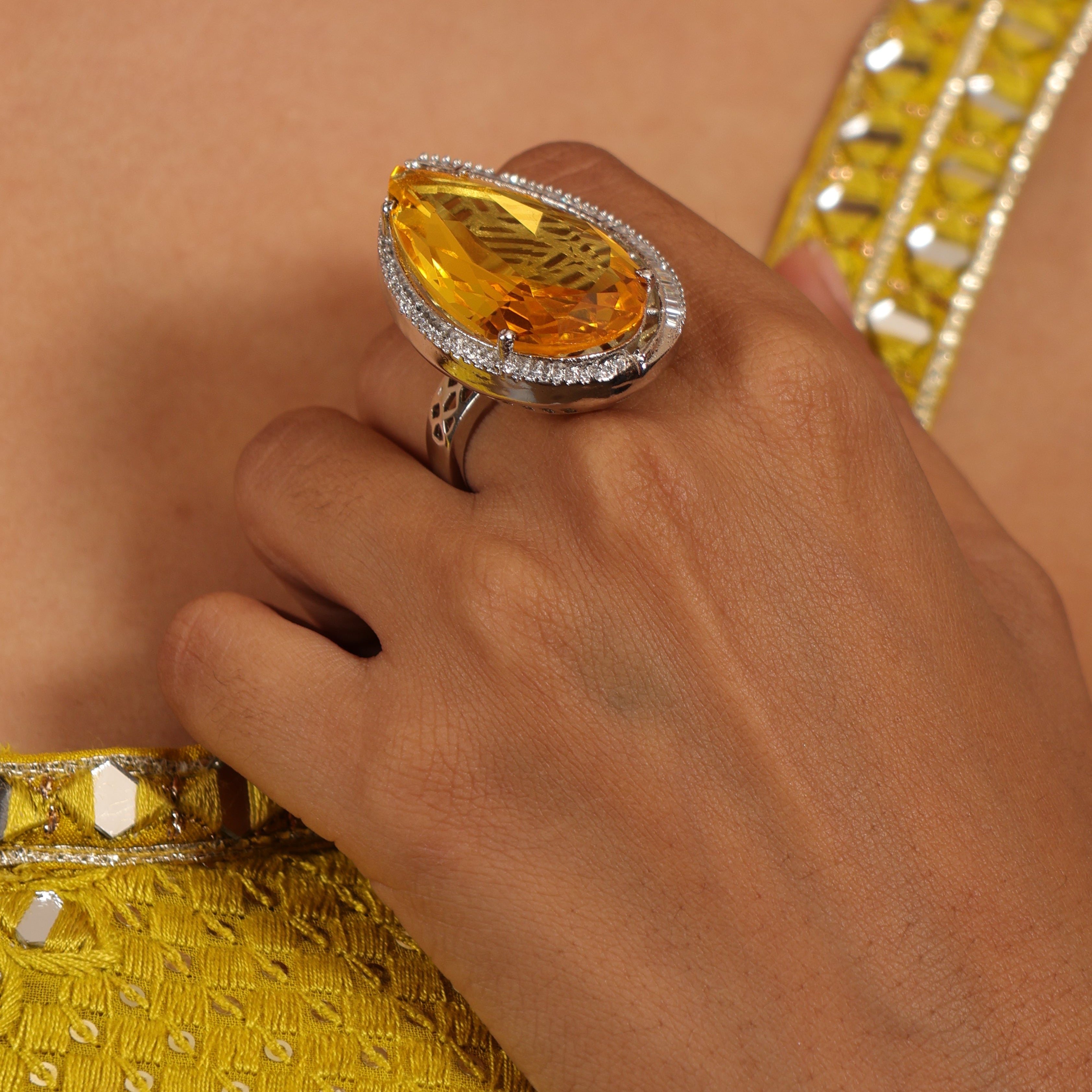 Regal leaf Cluster ring