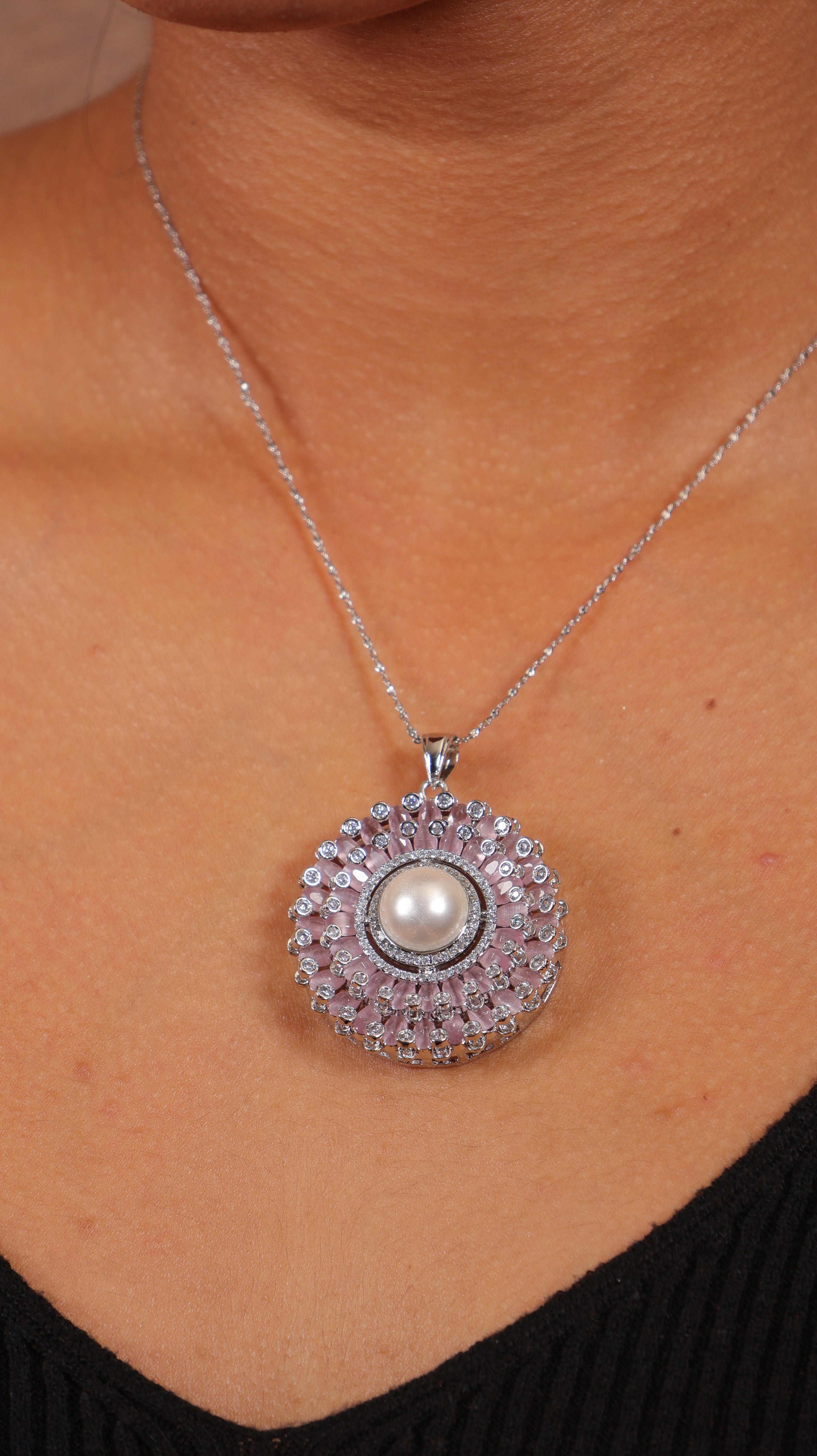 Lustrous Pearl Pendant Set