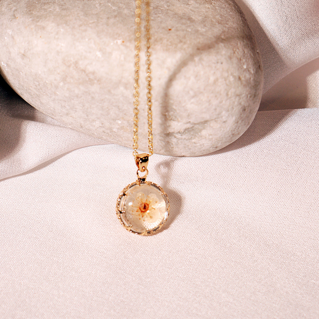 Resin Floral Pendant Raisin