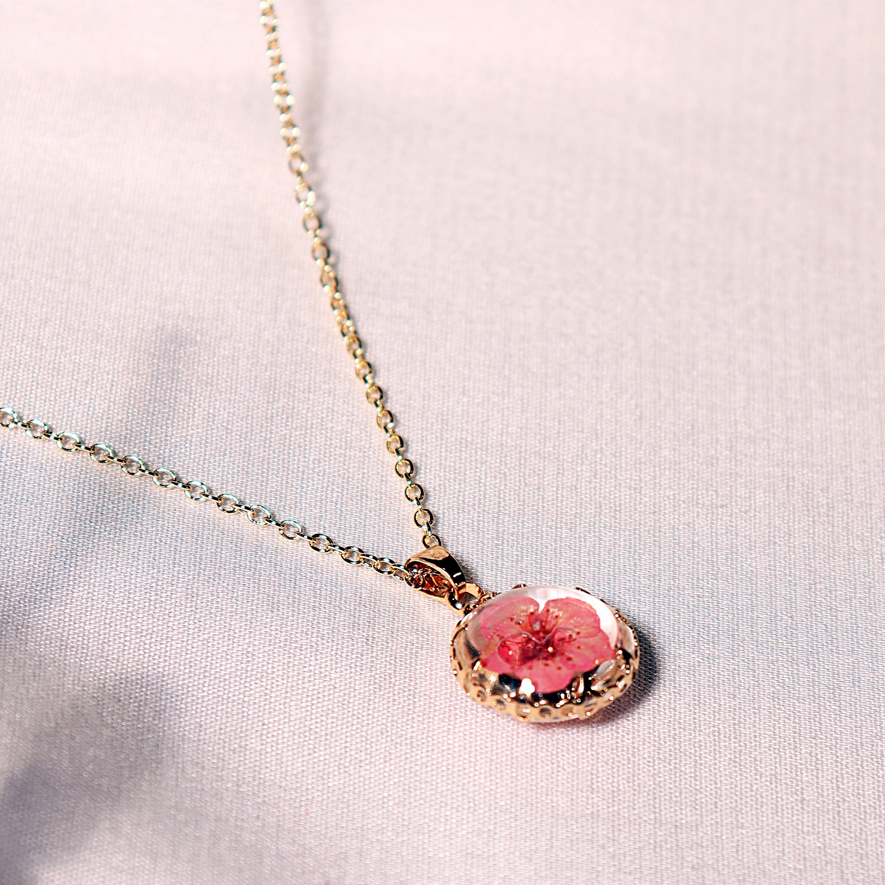 Resin Floral Pendant Raisin